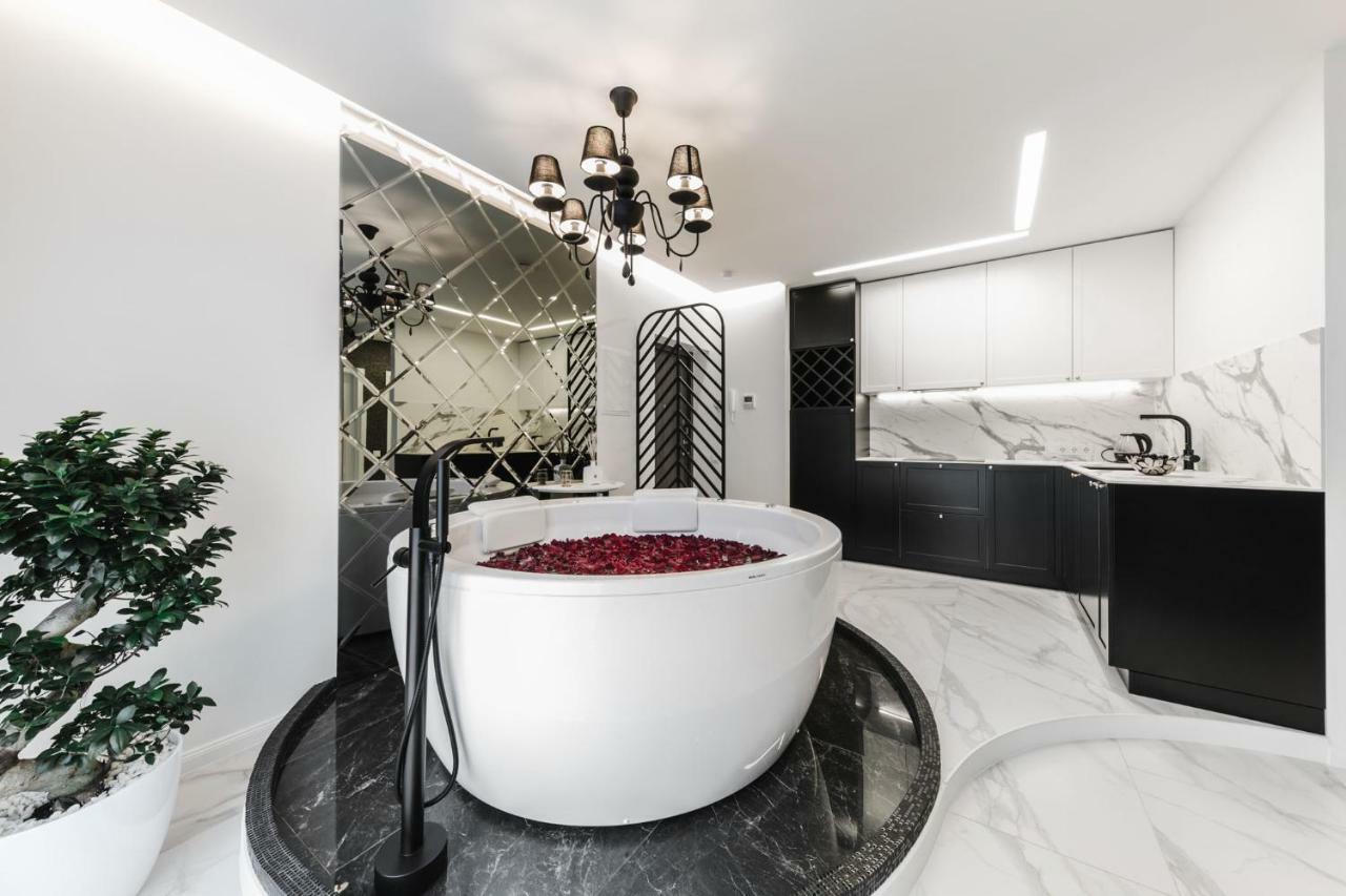 Luxury Suites Kaunas, Self-Check In Exterior photo
