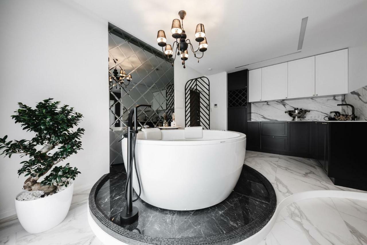 Luxury Suites Kaunas, Self-Check In Exterior photo