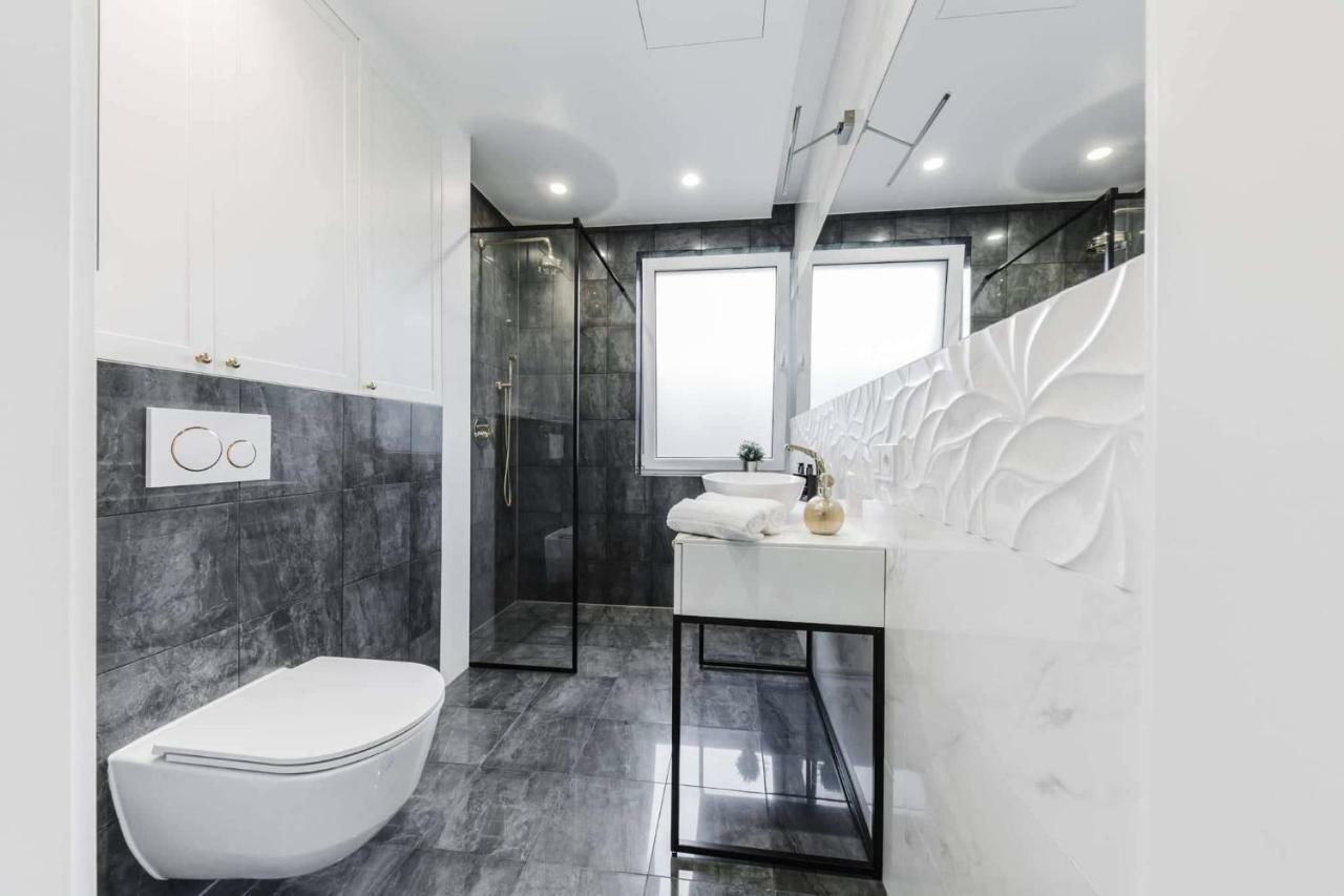 Luxury Suites Kaunas, Self-Check In Exterior photo